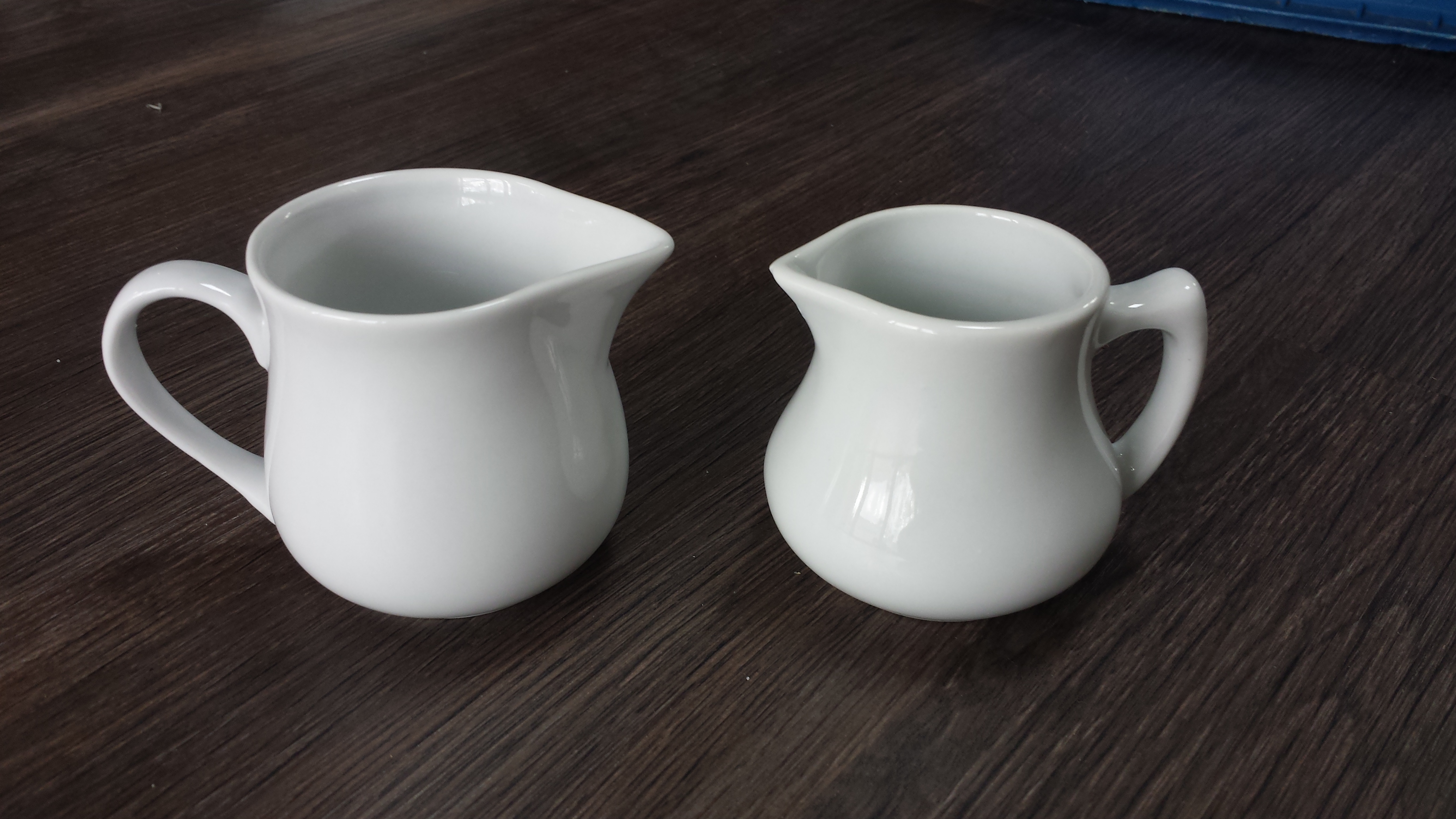 Creamer Pourer, white 3oz and 3.5 oz porcelin creamer Platinum Event