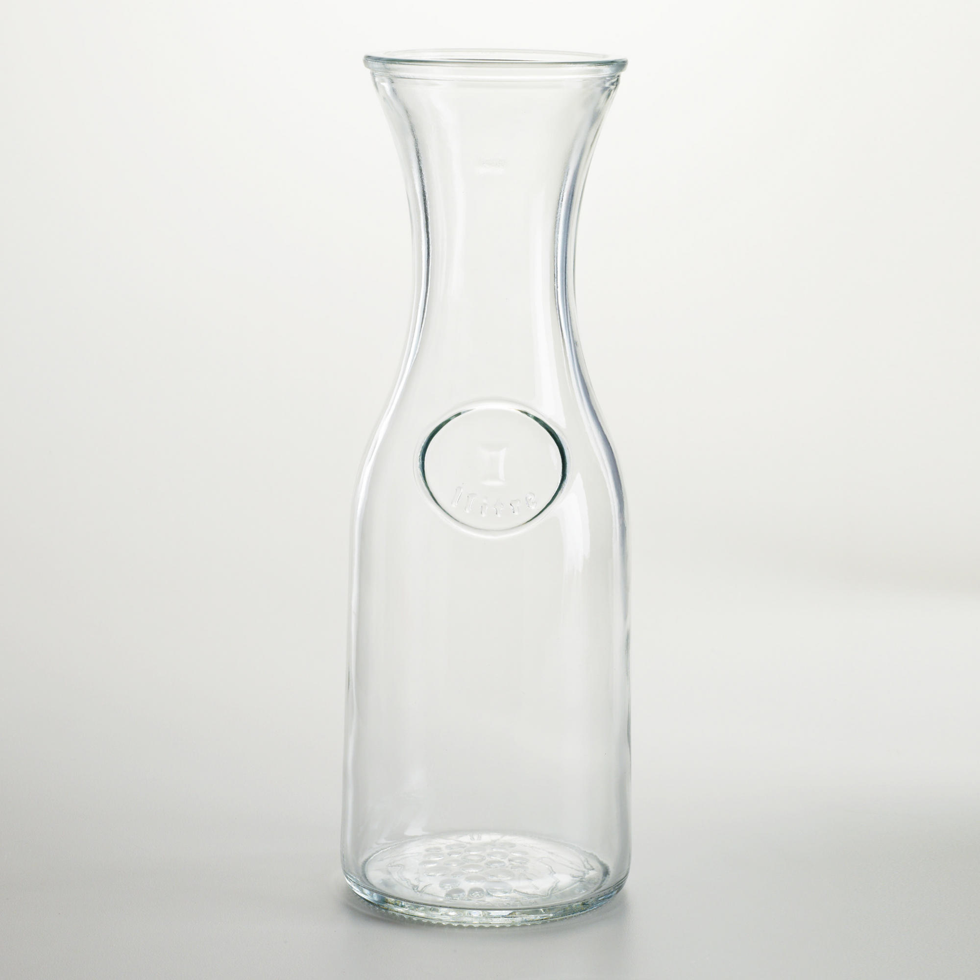 https://www.platinumeventrentals.com/wp-content/uploads/2014/06/glass-water-carafe.jpg