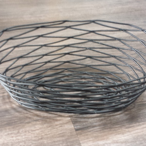 Wire breadbasket