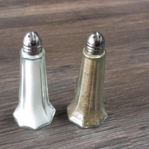 clear glass salt and pepper shakers (includes salt and pepper)
